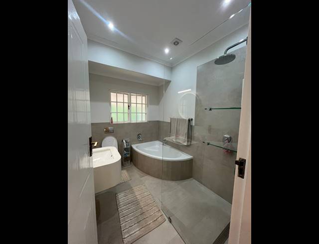 1 BEDROOM ROOM TO LET IN GILLITTS